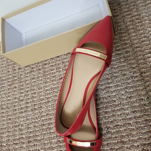 Beautiful flat shoes - Picture 2 of 5